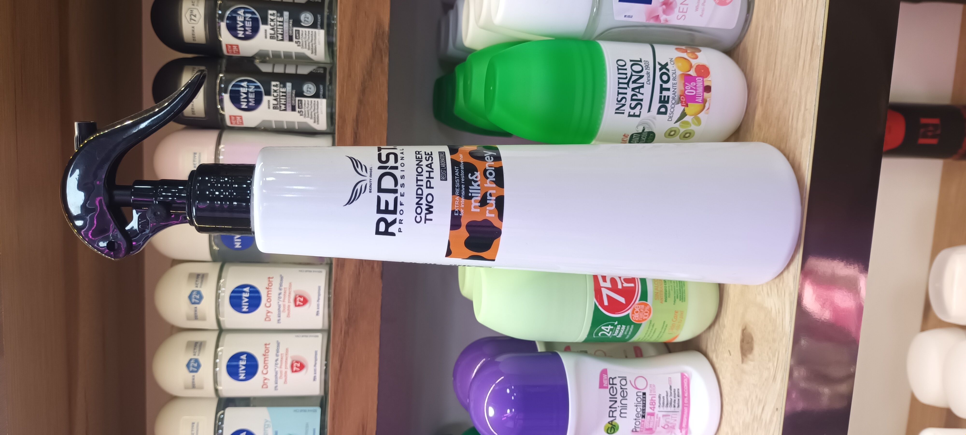 اسپری نرم کننده دوفاز مدل آرگان حجم 400میل ردیست Redist Keratin 2 Phases Hair Conditioner Spray 400ml