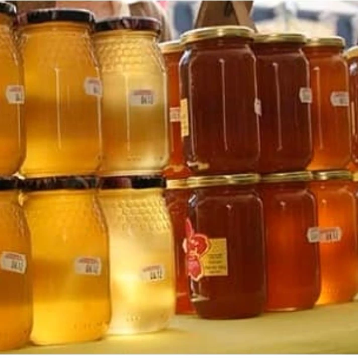 عسل برای مصرف روزانه حجم نیم کیلویی